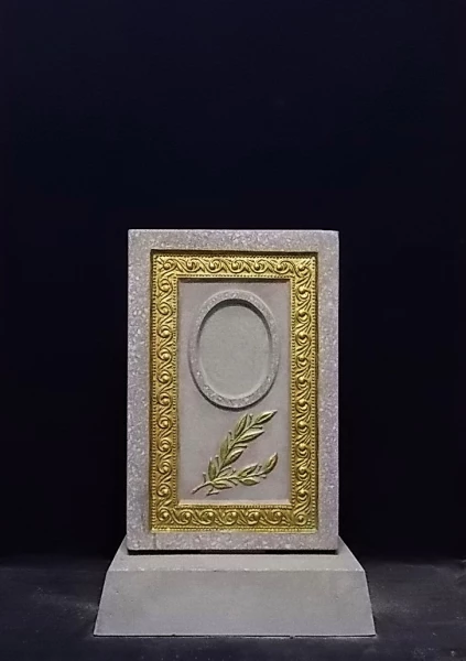 Памятник